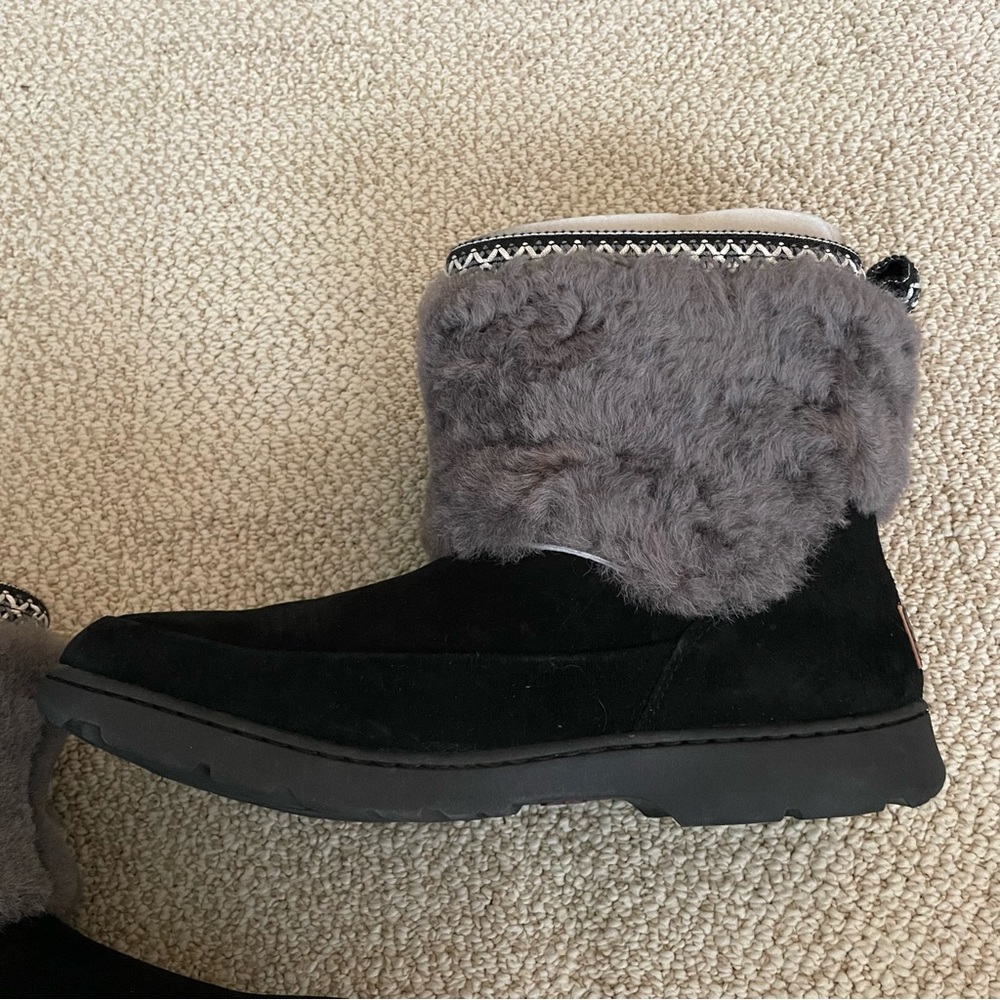 UGG Brie Waterproof Suede Boots Black w/ Pom Poms Women’s size 11 - Picture 8 of 13